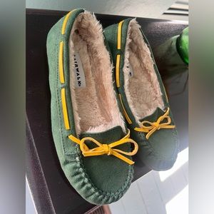 Airwalk moccasins- Greenbay packers colors